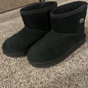 UGG Kids Bailey Button II Boots Black Size 1 Youth Style 1118890K